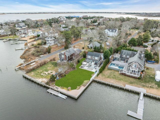 53 W End Avenue, East Quogue, NY 11942