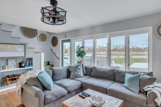 53 W End Avenue, East Quogue, NY 11942