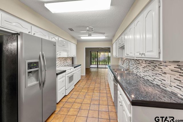 641 Hideaway ln E, Hideaway, TX 75771