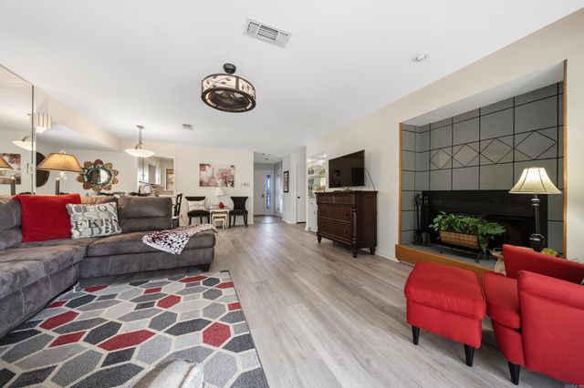 200 Pretti Pt Apt G4, Hot Springs, AR 71913