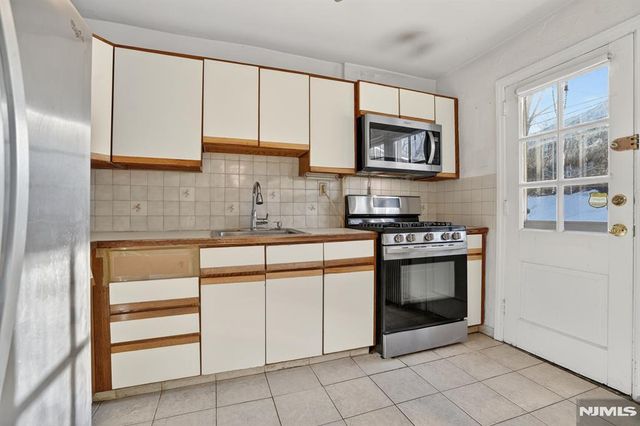 145 River Drive, Elmwood Park, NJ 07407