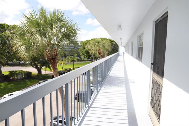 6400 NW 2nd Avenue 423, Boca Raton, FL 33487
