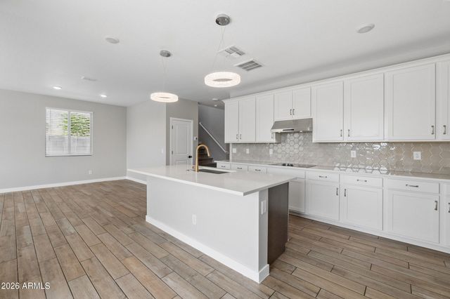 10220 N 49TH Avenue, Glendale, AZ 85302