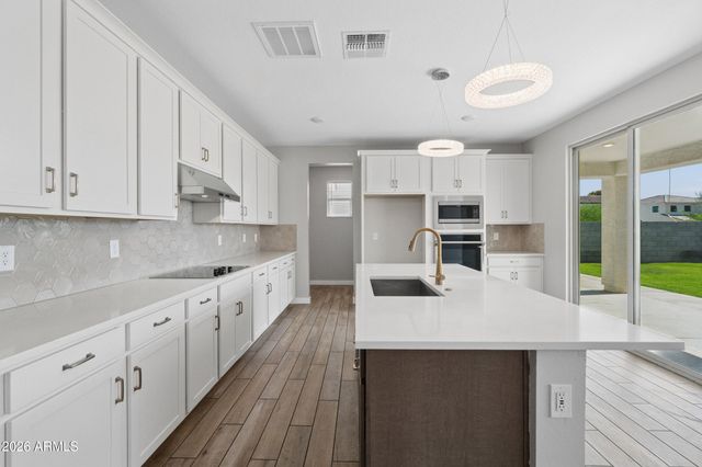 10220 N 49TH Avenue, Glendale, AZ 85302