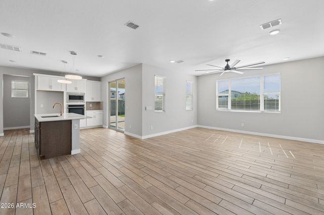 10220 N 49TH Avenue, Glendale, AZ 85302