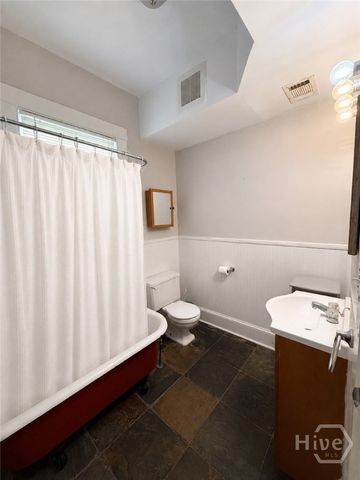 530 E 35th Street A, Savannah, GA 31401