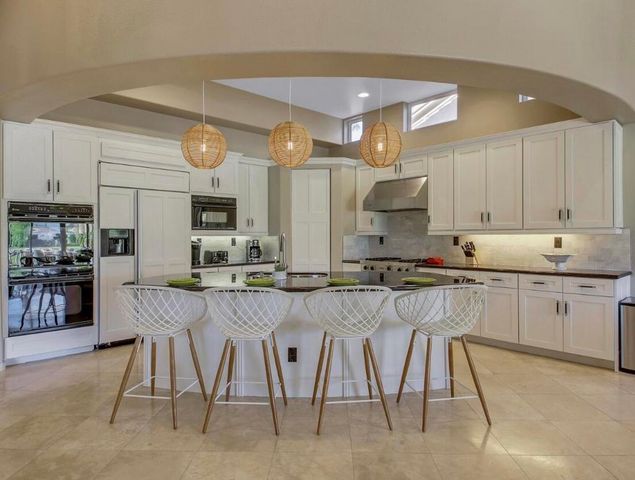 81045 Golf View Drive, La Quinta, CA 92253