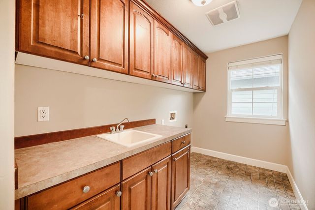3840 Cameron Drive NE, Lacey, WA 98516