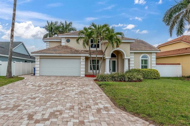 906 LANDMARK CIRCLE S, St Petersburg, FL 33715