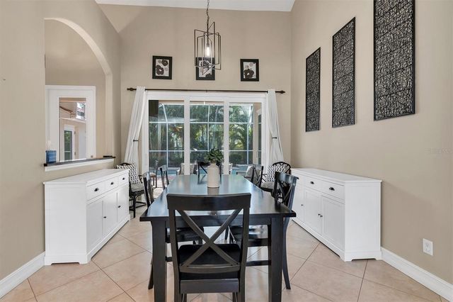 906 LANDMARK CIRCLE S, St Petersburg, FL 33715