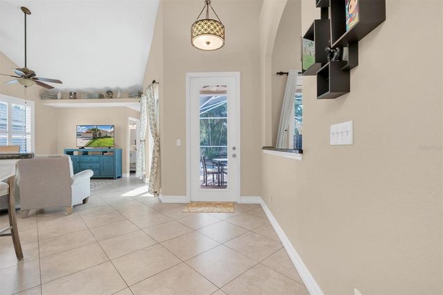 906 LANDMARK CIRCLE S, St Petersburg, FL 33715