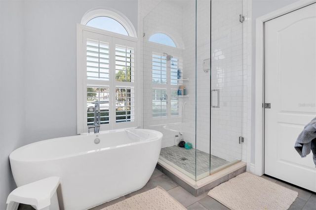 906 LANDMARK CIRCLE S, St Petersburg, FL 33715