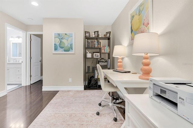 906 LANDMARK CIRCLE S, St Petersburg, FL 33715