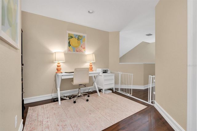 906 LANDMARK CIRCLE S, St Petersburg, FL 33715