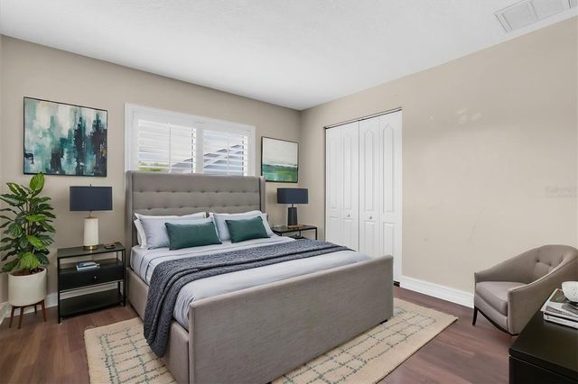 906 LANDMARK CIRCLE S, St Petersburg, FL 33715