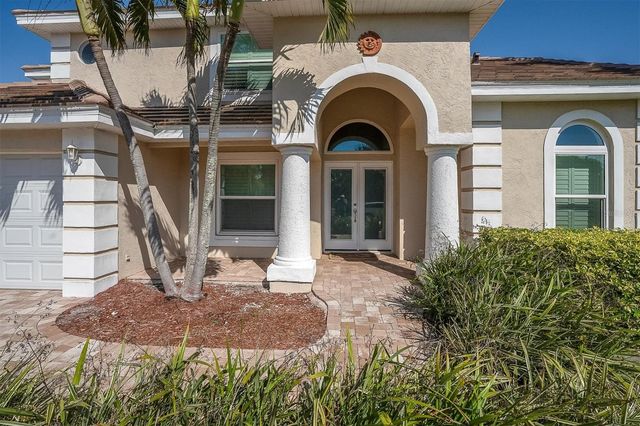 906 LANDMARK CIRCLE S, St Petersburg, FL 33715