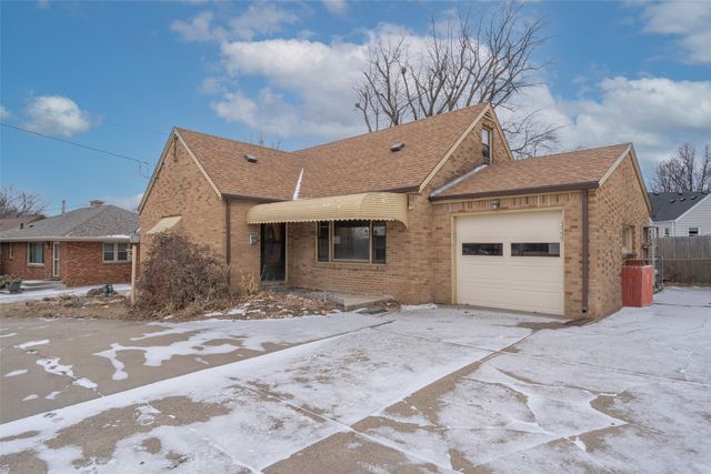 1705 Grand Avenue, West Des Moines, IA 50265