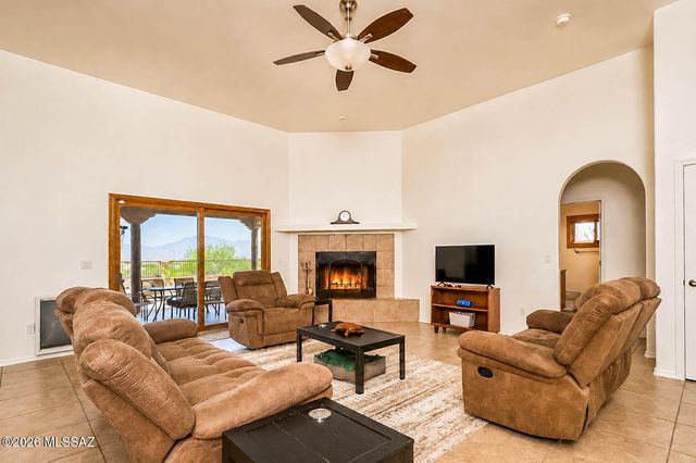 340 N Suntan Drive, Vail, AZ 85641