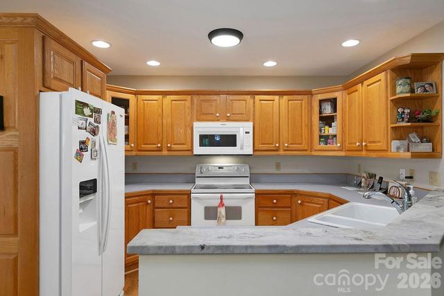 144 Lakeland Drive, Pisgah Forest, NC 28768