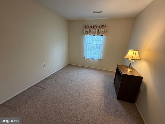 95 LAKEBRIDGE DR, Deptford, NJ 08096