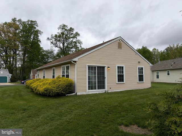 95 LAKEBRIDGE DR, Deptford, NJ 08096