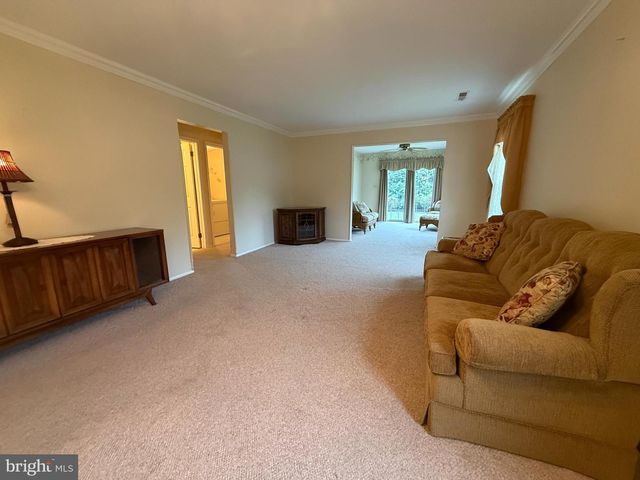 95 LAKEBRIDGE DR, Deptford, NJ 08096