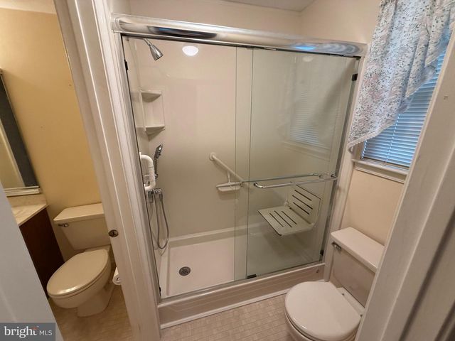 95 LAKEBRIDGE DR, Deptford, NJ 08096