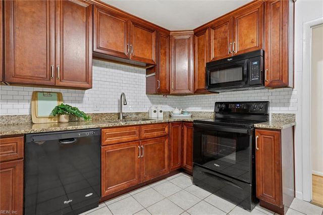 250 Thomas Nelson LN, Williamsburg, VA 23185
