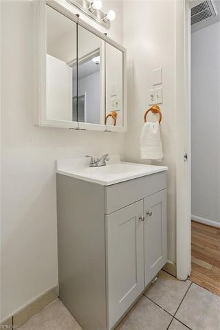 250 Thomas Nelson LN, Williamsburg, VA 23185