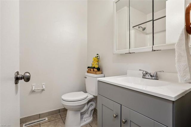 250 Thomas Nelson LN, Williamsburg, VA 23185