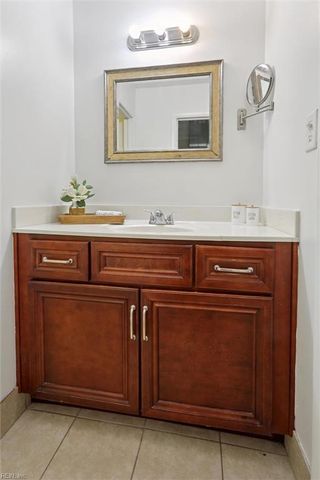 250 Thomas Nelson LN, Williamsburg, VA 23185