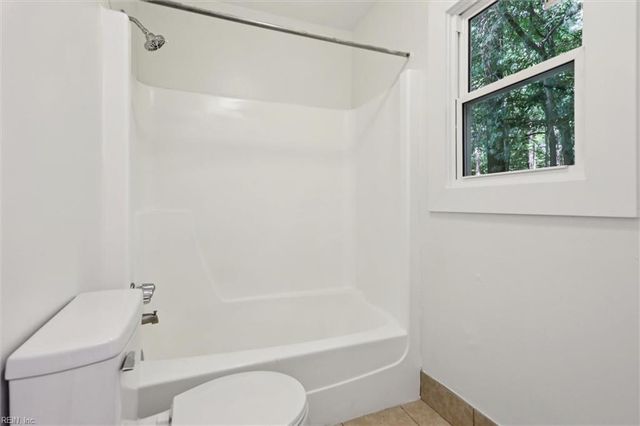 250 Thomas Nelson LN, Williamsburg, VA 23185