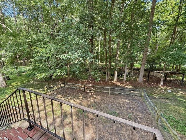250 Thomas Nelson LN, Williamsburg, VA 23185