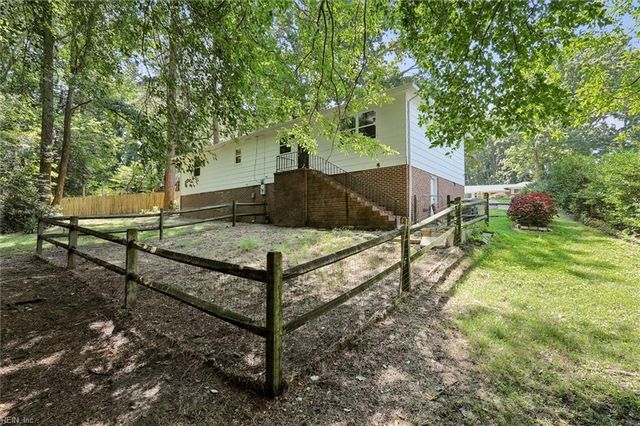 250 Thomas Nelson LN, Williamsburg, VA 23185