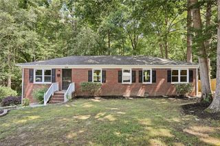 250 Thomas Nelson LN, Williamsburg, VA 23185