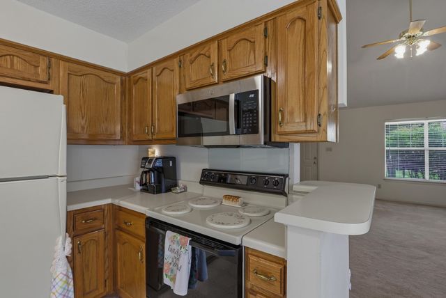 1842 BLACK BEAR CIR E, Cordova, TN 38016