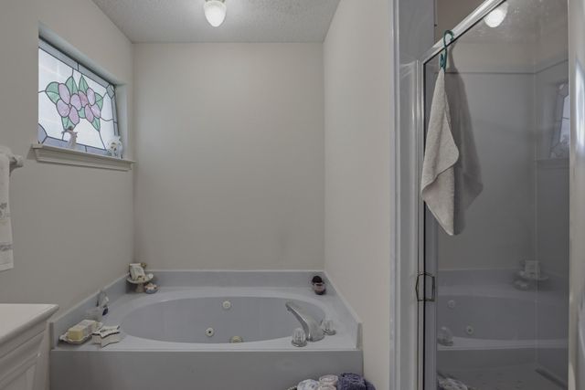 1842 BLACK BEAR CIR E, Cordova, TN 38016