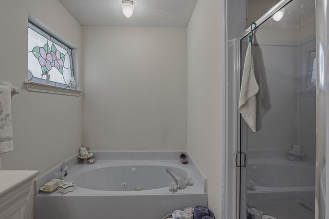 1842 BLACK BEAR CIR E, Cordova, TN 38016