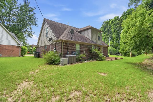 1842 BLACK BEAR CIR E, Cordova, TN 38016
