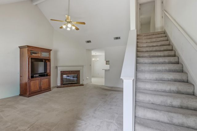 1842 BLACK BEAR CIR E, Cordova, TN 38016