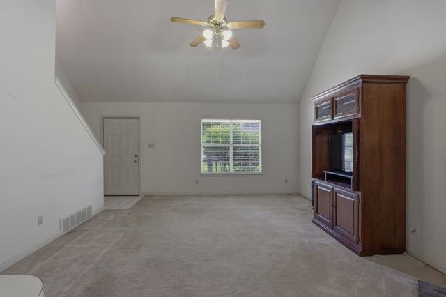 1842 BLACK BEAR CIR E, Cordova, TN 38016