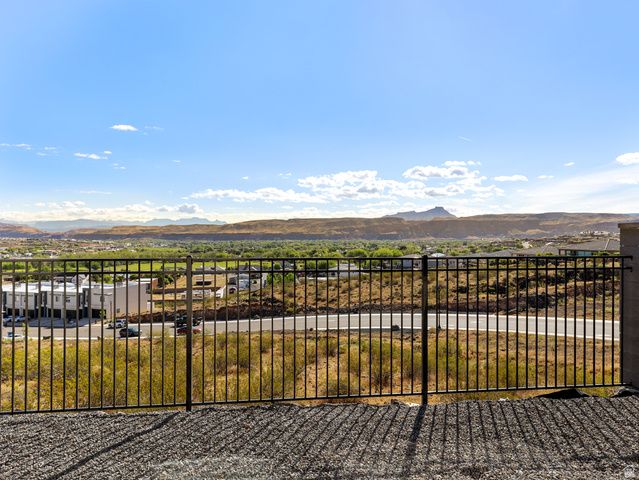 2046 W 320 S, Hurricane, UT 84737