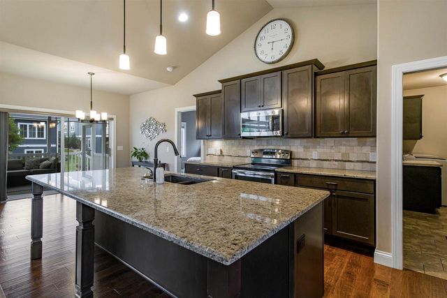 1009 Tara Lane, Waunakee, WI 53597