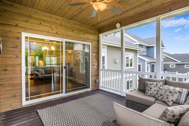 1009 Tara Lane, Waunakee, WI 53597