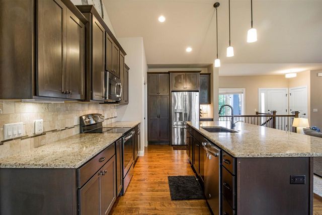 1009 Tara Lane, Waunakee, WI 53597