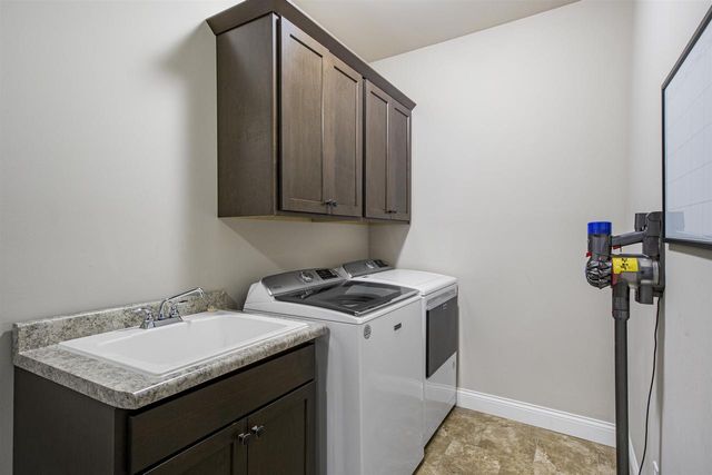 1009 Tara Lane, Waunakee, WI 53597