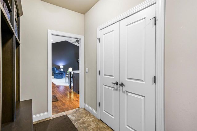 1009 Tara Lane, Waunakee, WI 53597