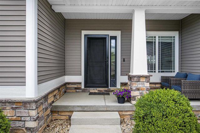 1009 Tara Lane, Waunakee, WI 53597