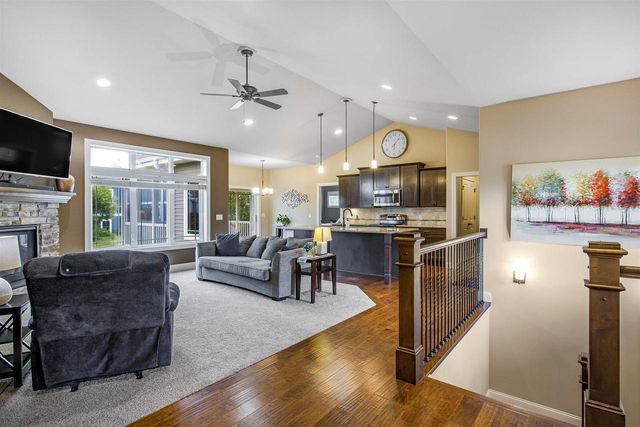 1009 Tara Lane, Waunakee, WI 53597