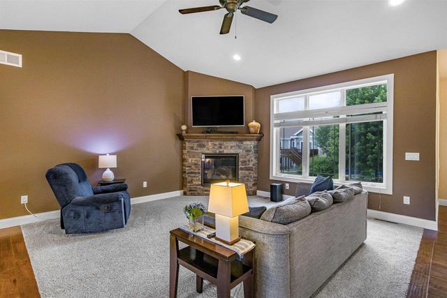 1009 Tara Lane, Waunakee, WI 53597